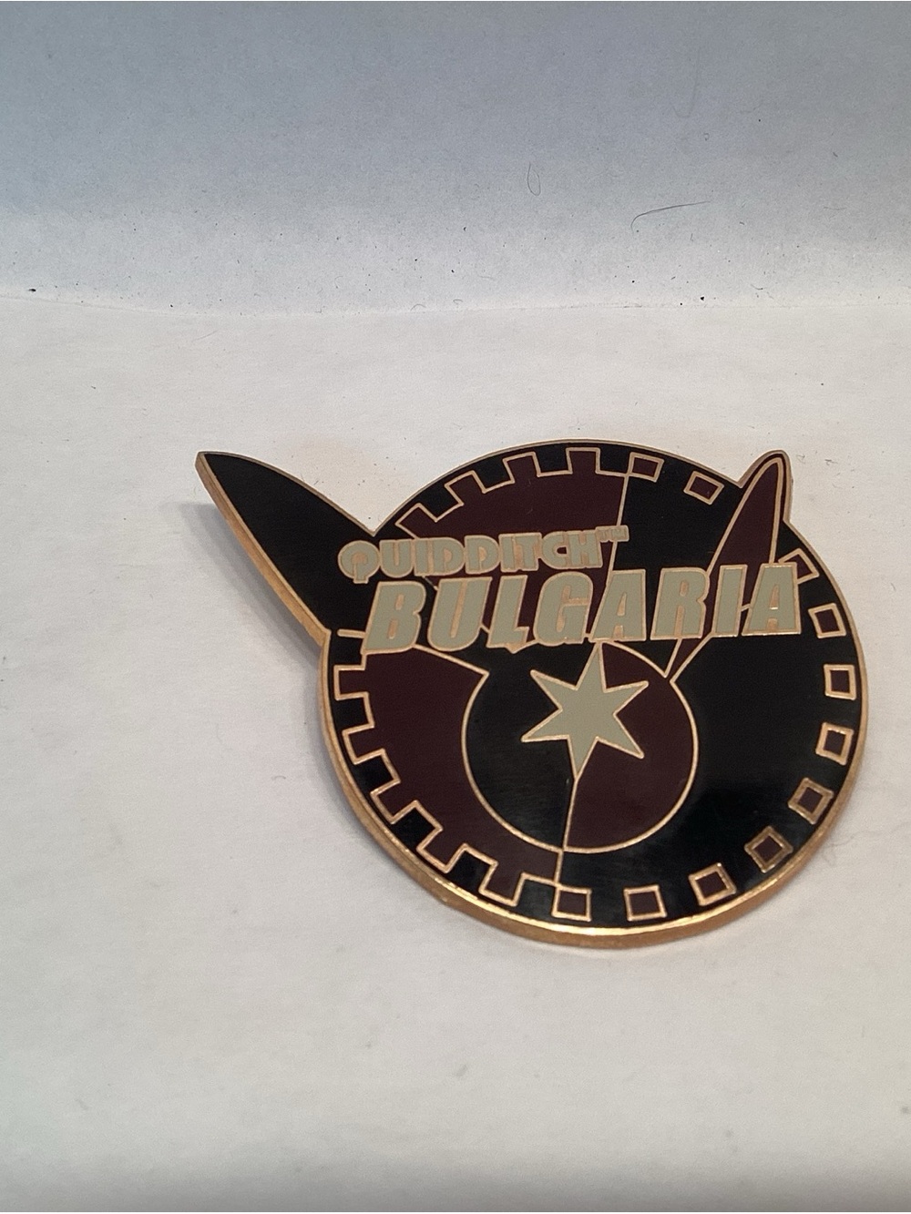 Wizarding World of Harry Potter Quidditch BULGARIA Snitch Pin Enameled RARE 2000